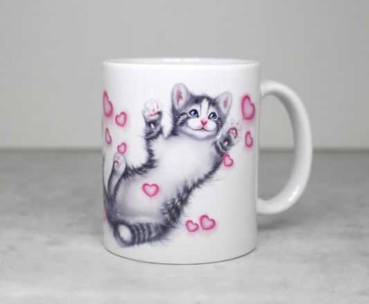 Kattunge och hjärtan mugg (kattraser, kattmugg, kattunge) 