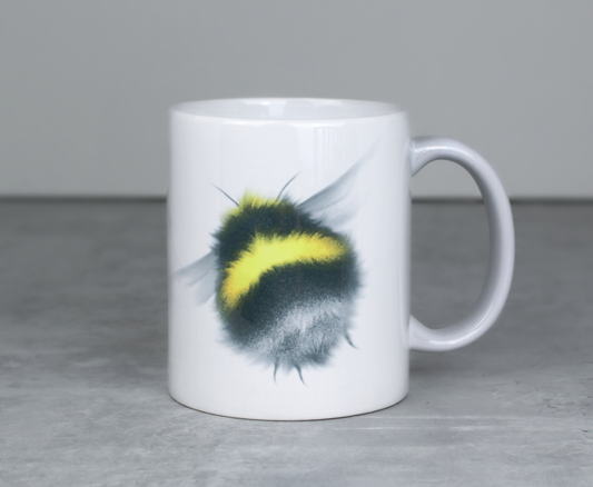Flying Bumblebee Mug (Bumblebee) 