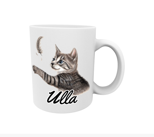 Ulla / Grå katt och fjädermugg