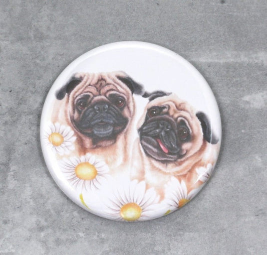 Mopsar och blommor - Button (hundraser)